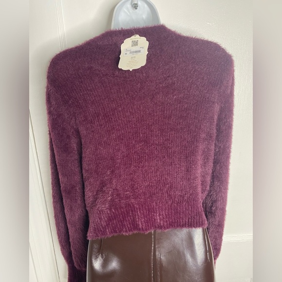 ALTAR’D STATE NWT M Plush Burgundy Cropped Sweater - Picture 3 of 6